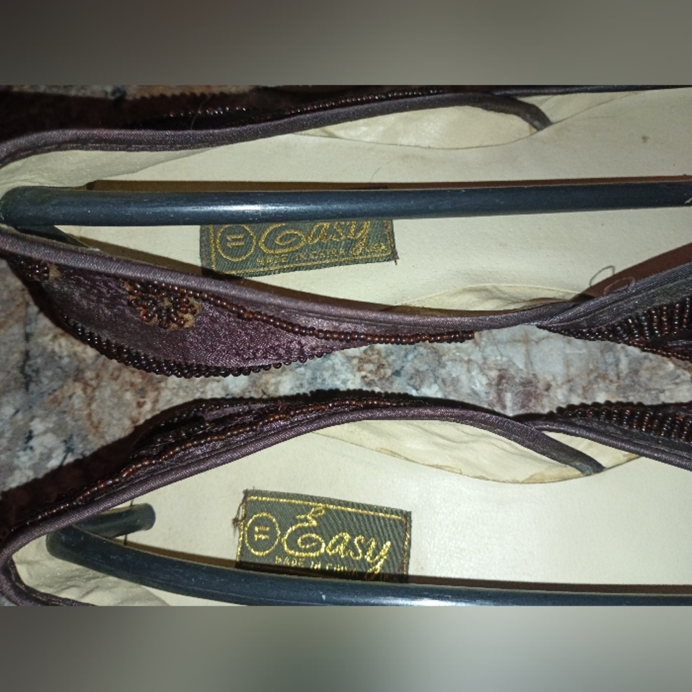Elegant Brown Floral Sequin Flats - Picture 3 of 13